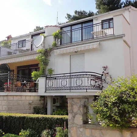 Bozica Gostinjska kuća Bol