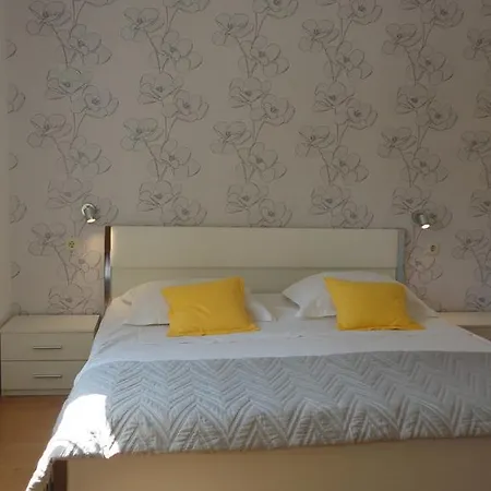 Bozica 3*
